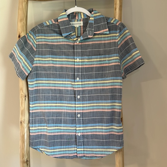 Aeropostale Other - Aeropostale Mens Size XS Cotton Button Down Striped Shirt
